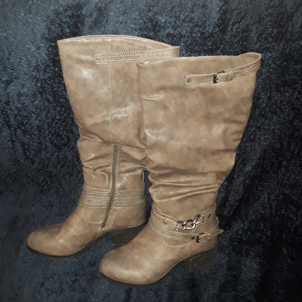 Carlos Santana boots